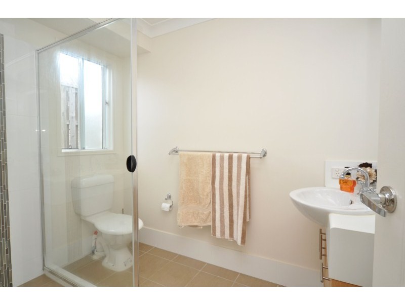 12 Starkey Street, Pacific Pines QLD 4211