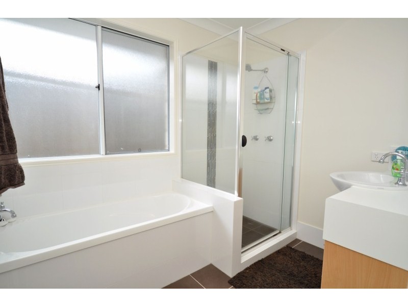 12 Starkey Street, Pacific Pines QLD 4211