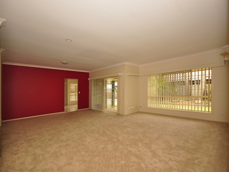 98 Mildura Drive, Helensvale QLD 4212