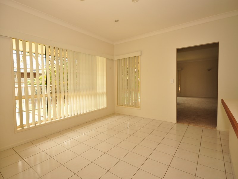 98 Mildura Drive, Helensvale QLD 4212