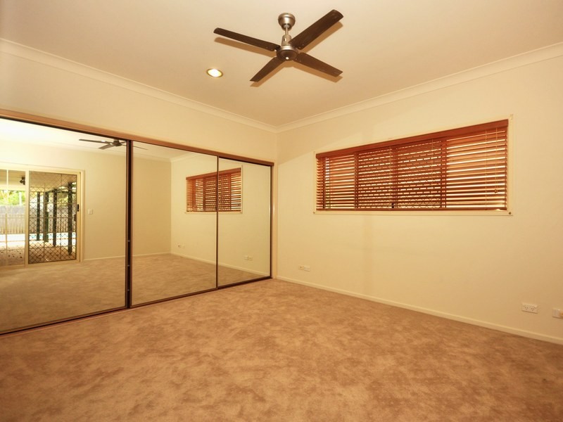 98 Mildura Drive, Helensvale QLD 4212