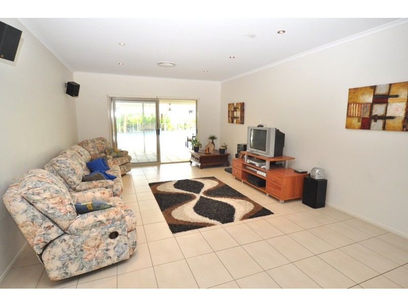 1 Willandra Court, Maudsland QLD 4210