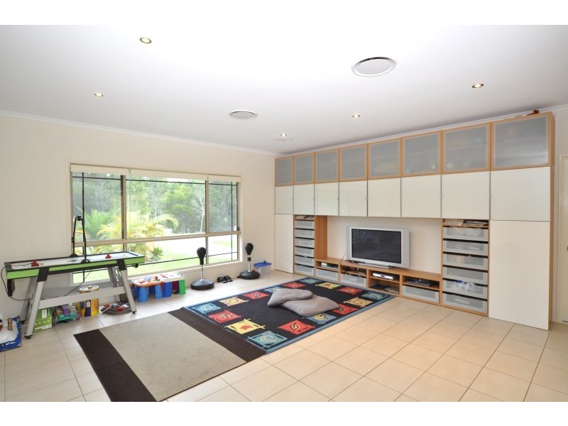 1 Willandra Court, Maudsland QLD 4210