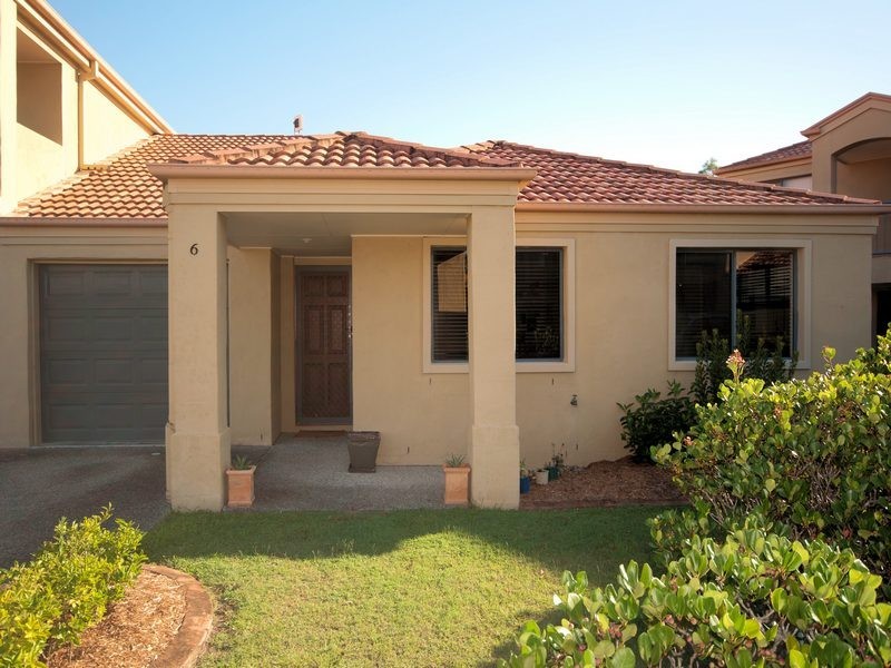 6/1 Santa Isobel Boulevarde, Pacific Pines QLD 4211
