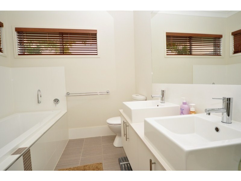 17 Garawarra Crescent, Upper Coomera QLD 4209