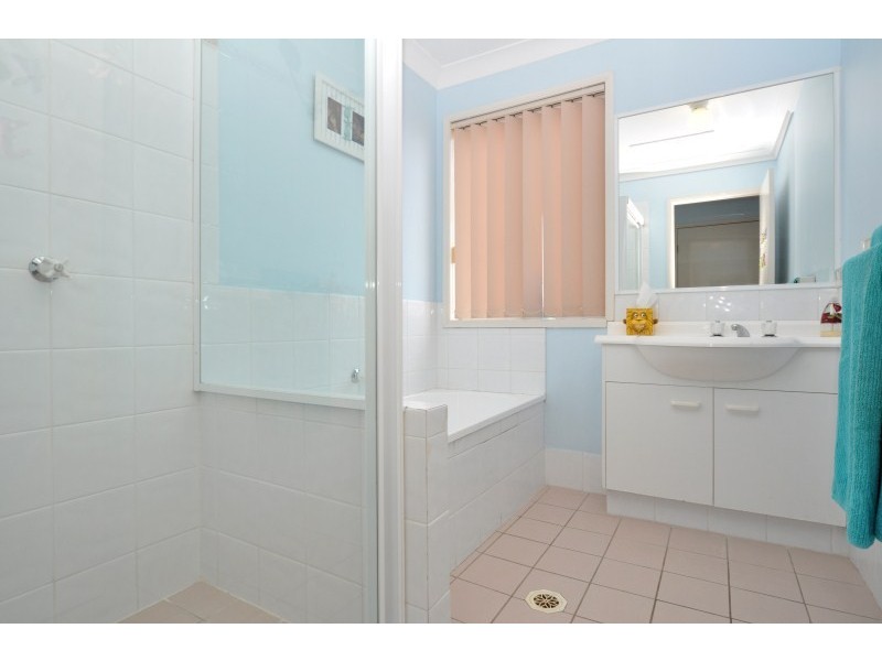 12 Harrow Place, Arundel QLD 4214