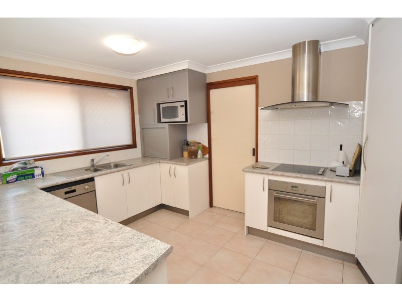 1 Midvale Place, Helensvale QLD 4212