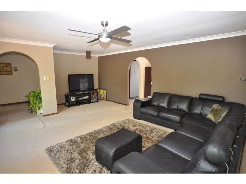 1 Midvale Place, Helensvale QLD 4212