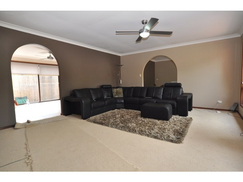 1 Midvale Place, Helensvale QLD 4212