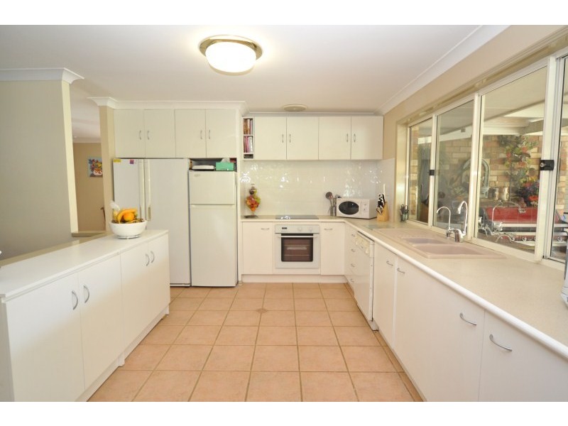 10 Navua Court, Pacific Pines QLD 4211