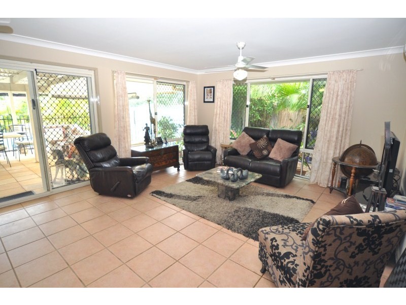 10 Navua Court, Pacific Pines QLD 4211