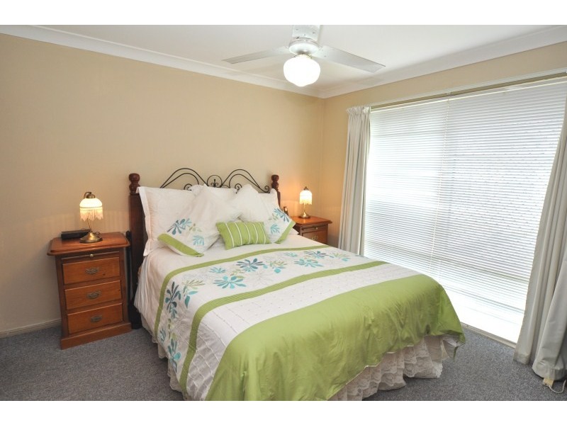 10 Navua Court, Pacific Pines QLD 4211