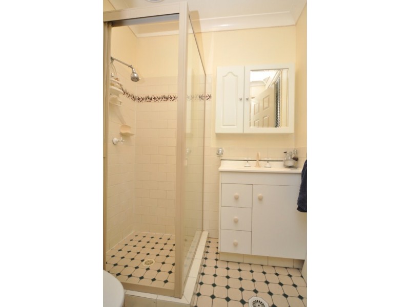 10 Navua Court, Pacific Pines QLD 4211