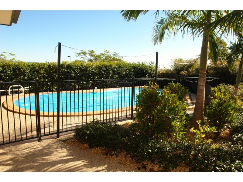 2 Zenith Crescent, Pacific Pines QLD 4211