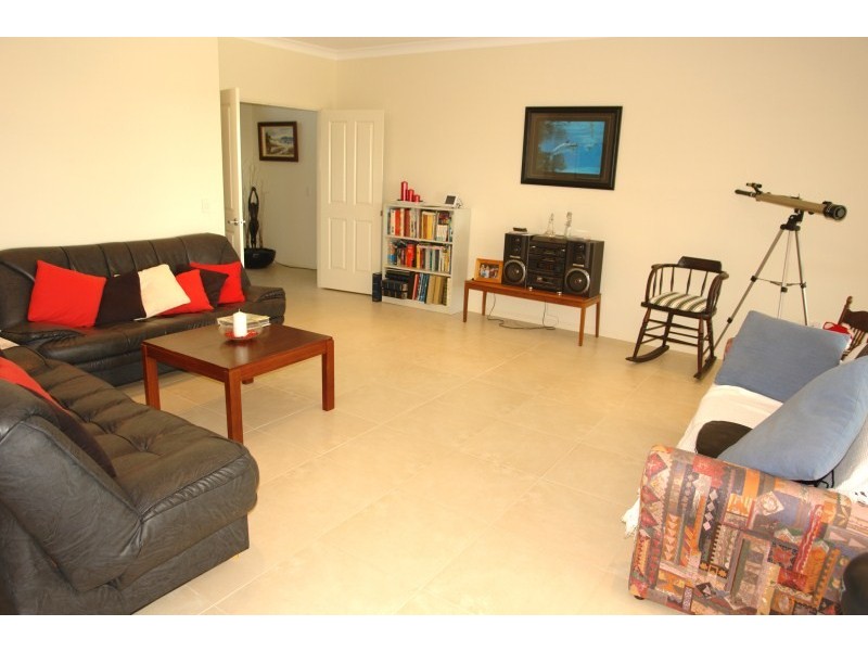 2 Zenith Crescent, Pacific Pines QLD 4211