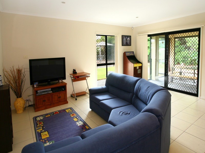 37 Hillary Circuit, Pacific Pines QLD 4211