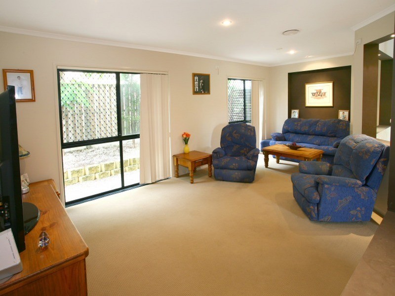 37 Hillary Circuit, Pacific Pines QLD 4211