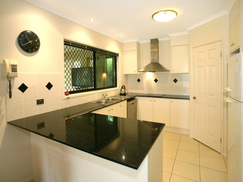 37 Hillary Circuit, Pacific Pines QLD 4211