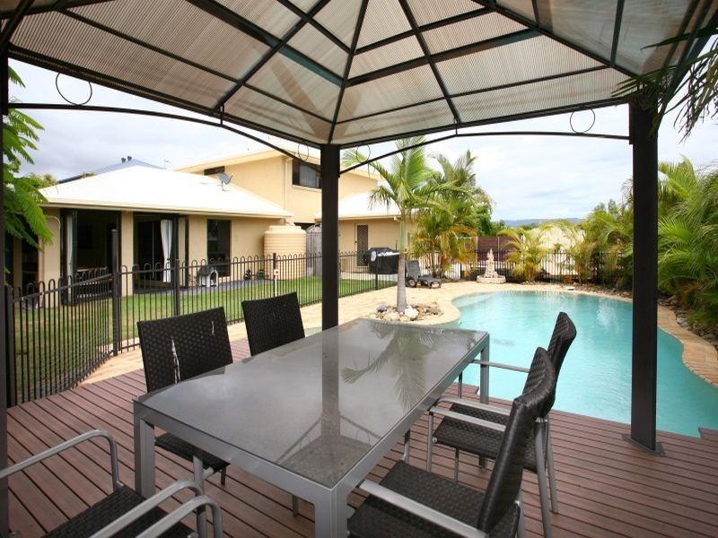 37 Hillary Circuit, Pacific Pines QLD 4211