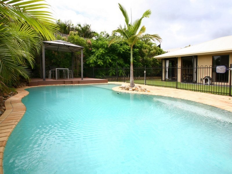 37 Hillary Circuit, Pacific Pines QLD 4211