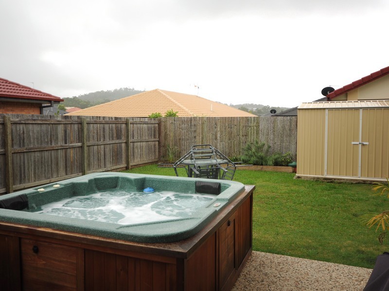 33 Goldcrest Drive, Upper Coomera QLD 4209