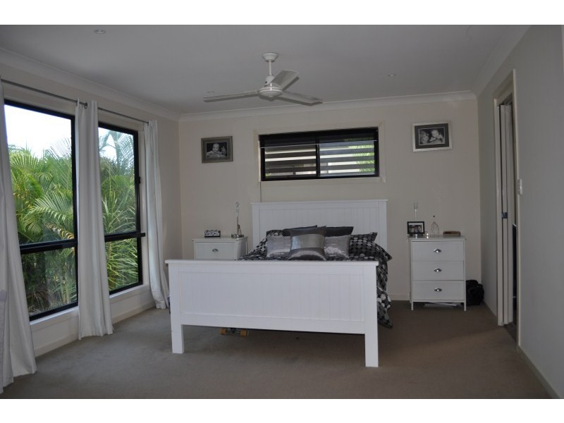 2/7 Dine Court, Upper Coomera QLD 4209