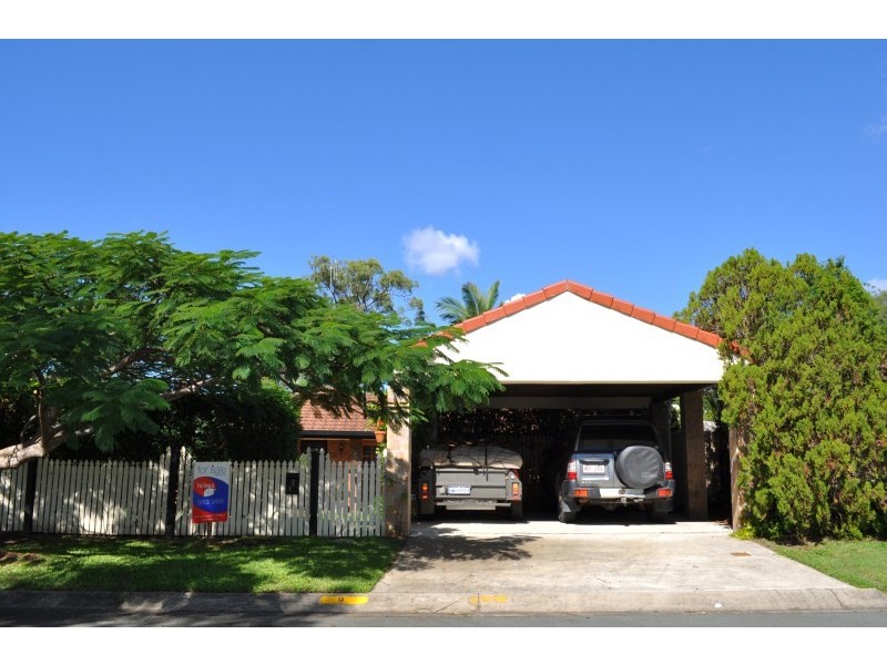 9 Narooma Place, Helensvale QLD 4212