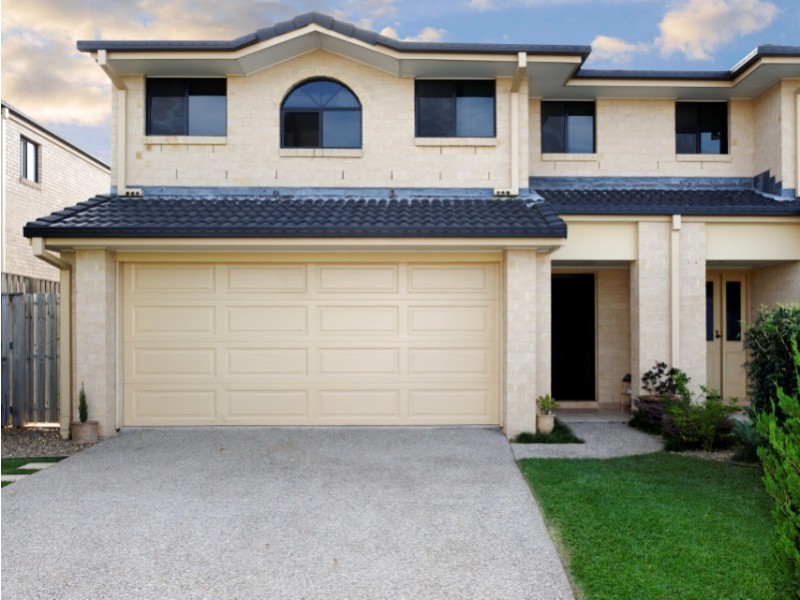 1/16 Crosby Avenue, Pacific Pines QLD 4211