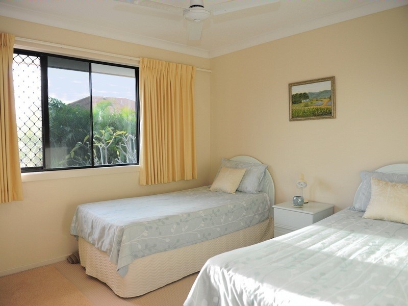 1/16 Crosby Avenue, Pacific Pines QLD 4211