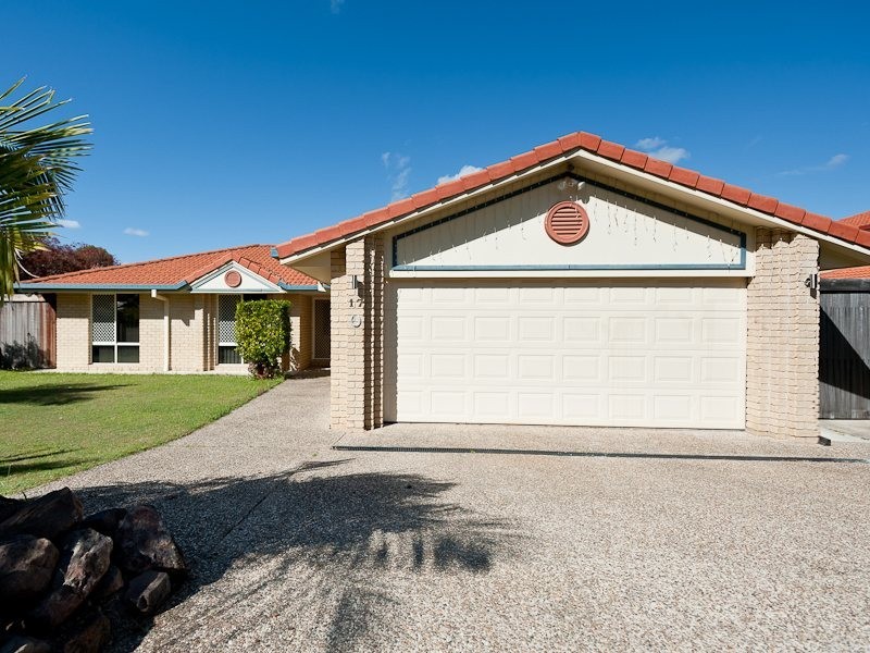 17 Rarotonga Rise, Pacific Pines QLD 4211