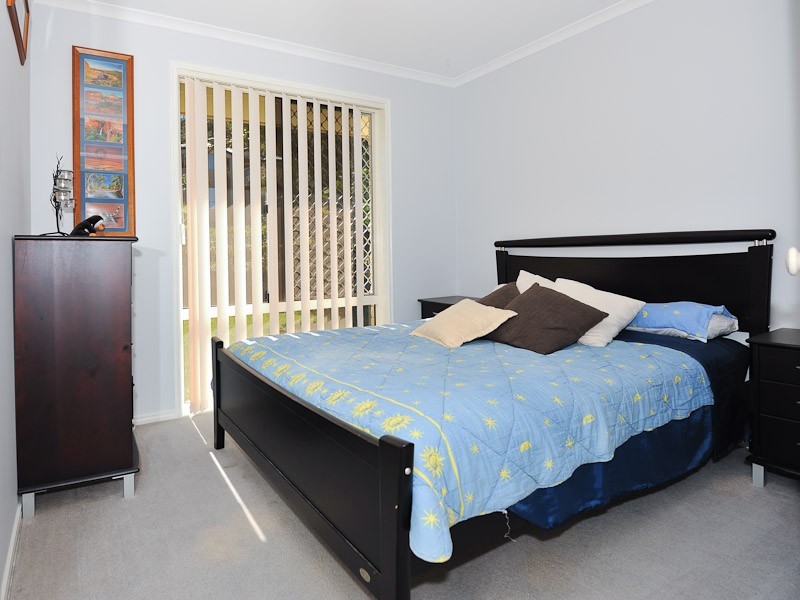 17 Rarotonga Rise, Pacific Pines QLD 4211