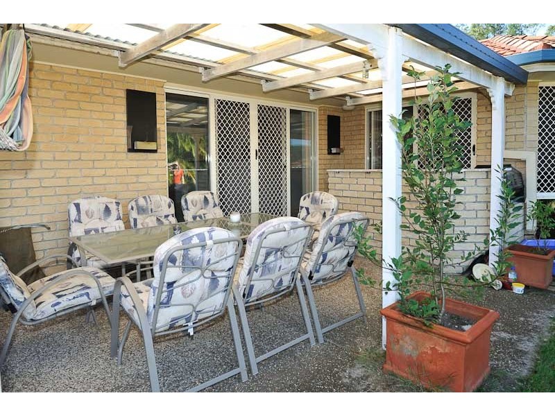 17 Rarotonga Rise, Pacific Pines QLD 4211