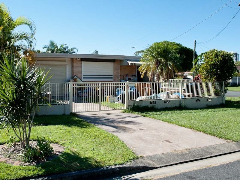 1 Nemara Street, Biggera Waters QLD 4216