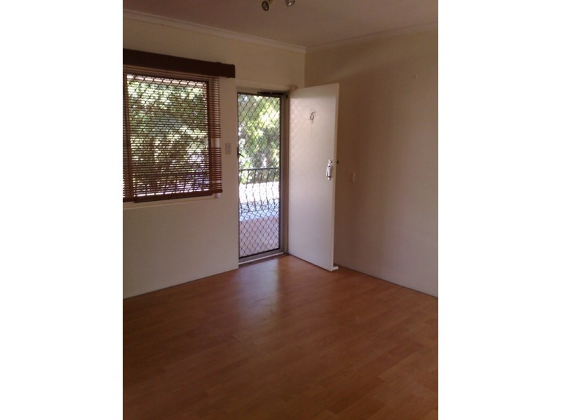 6/161 Muir Street, Labrador QLD 4215