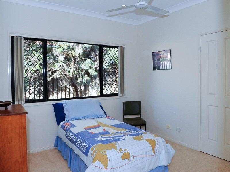 2 Zenith Crescent, Pacific Pines QLD 4211