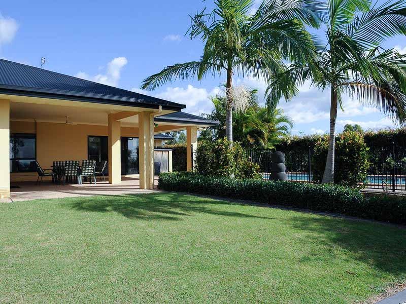 2 Zenith Crescent, Pacific Pines QLD 4211