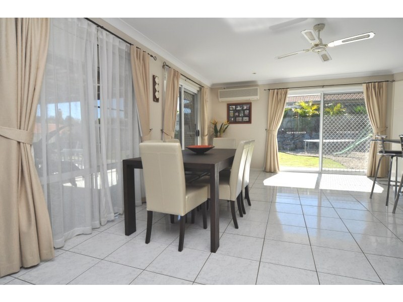 2 Corringle Close, Helensvale QLD 4212