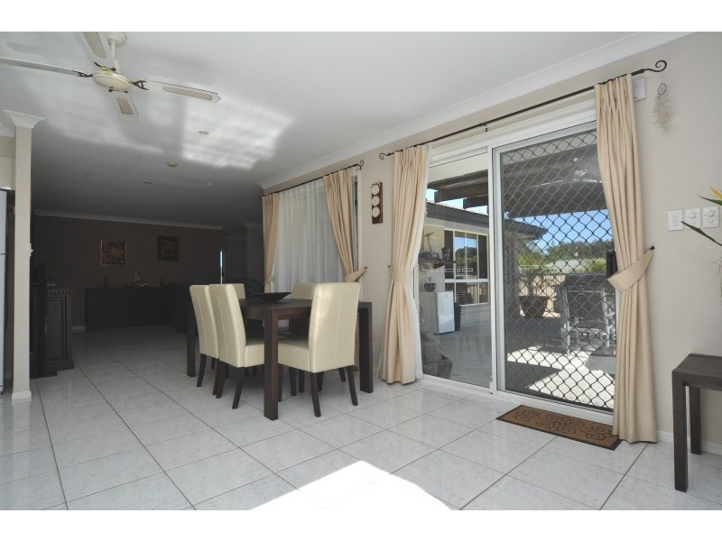 2 Corringle Close, Helensvale QLD 4212