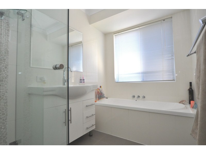 2 Corringle Close, Helensvale QLD 4212