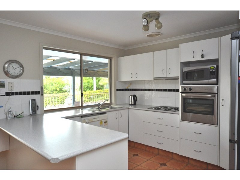 52 Latrobe Avenue, Helensvale QLD 4212