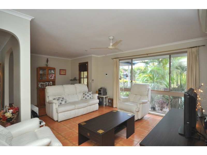 52 Latrobe Avenue, Helensvale QLD 4212