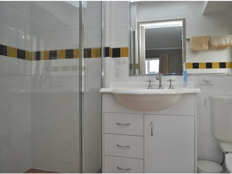 52 Latrobe Avenue, Helensvale QLD 4212