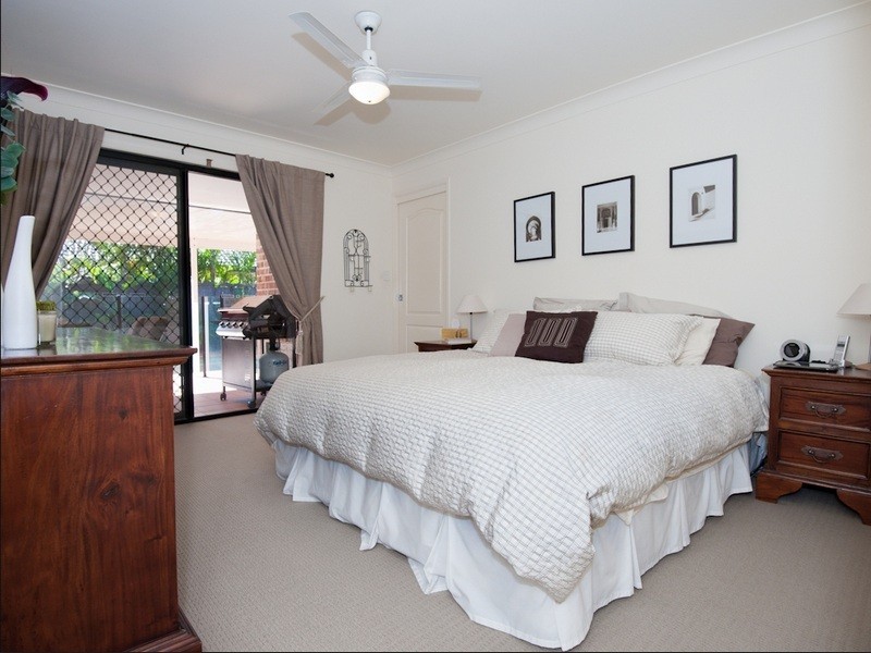 4 Yaldara Street, Pacific Pines QLD 4211