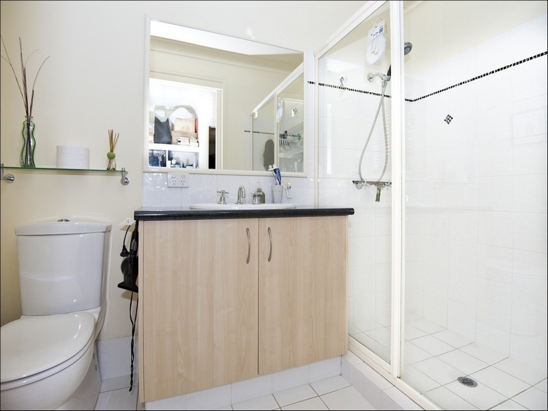 4 Yaldara Street, Pacific Pines QLD 4211