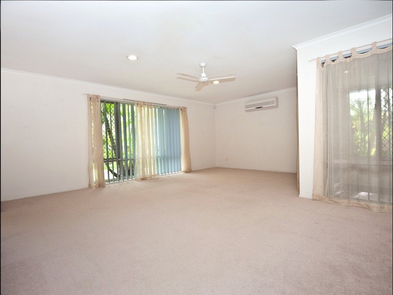 4 Samford Court, Helensvale QLD 4212
