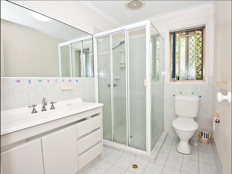 4 Samford Court, Helensvale QLD 4212