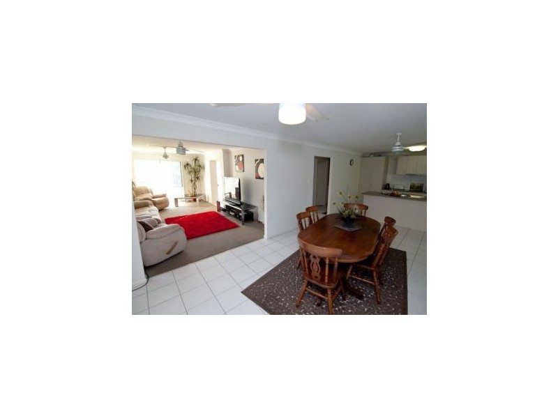 4 Taske Rise, Pacific Pines QLD 4211