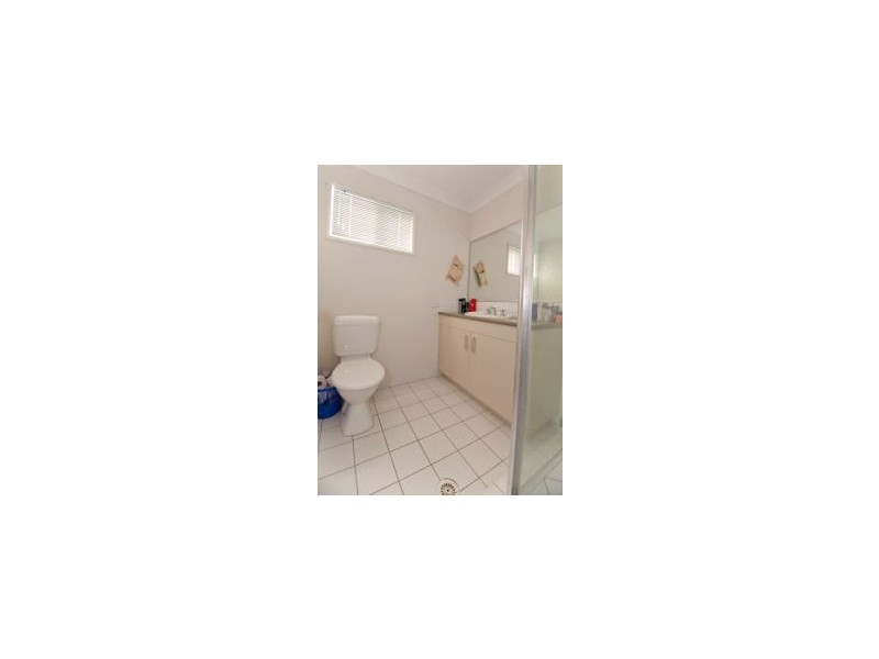 4 Taske Rise, Pacific Pines QLD 4211
