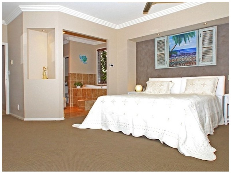 31 Salvado Drive, Pacific Pines QLD 4211