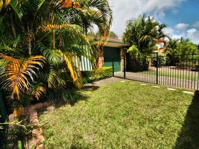 2/81 Cootharaba Drive, Helensvale QLD 4212